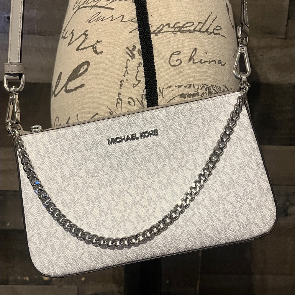 Michael Kors Jet Set Travel Medium Zip Pouchette Crossbody - Like New